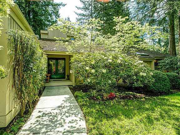 2nd image of 2201 Sahalee Dr W