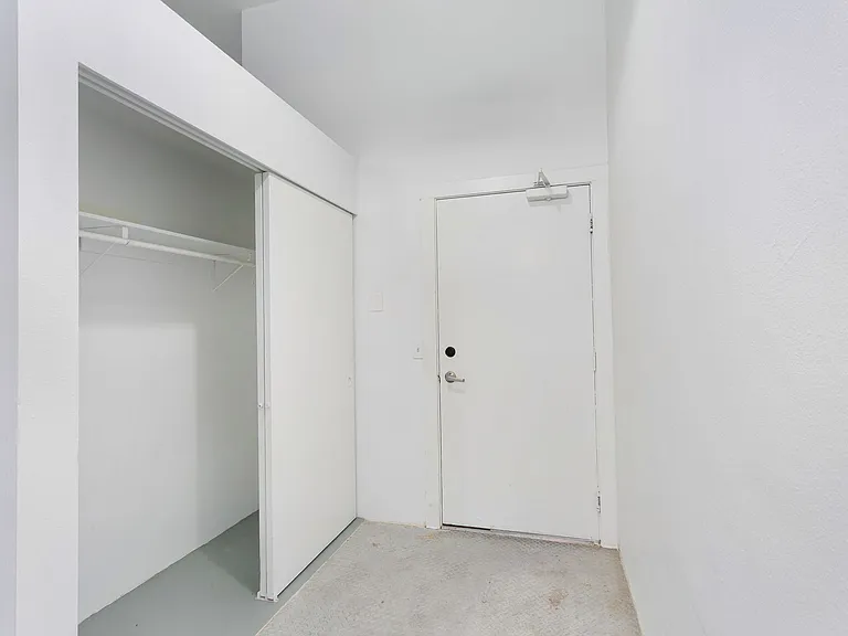5240 S Tacoma Way — Photo 16