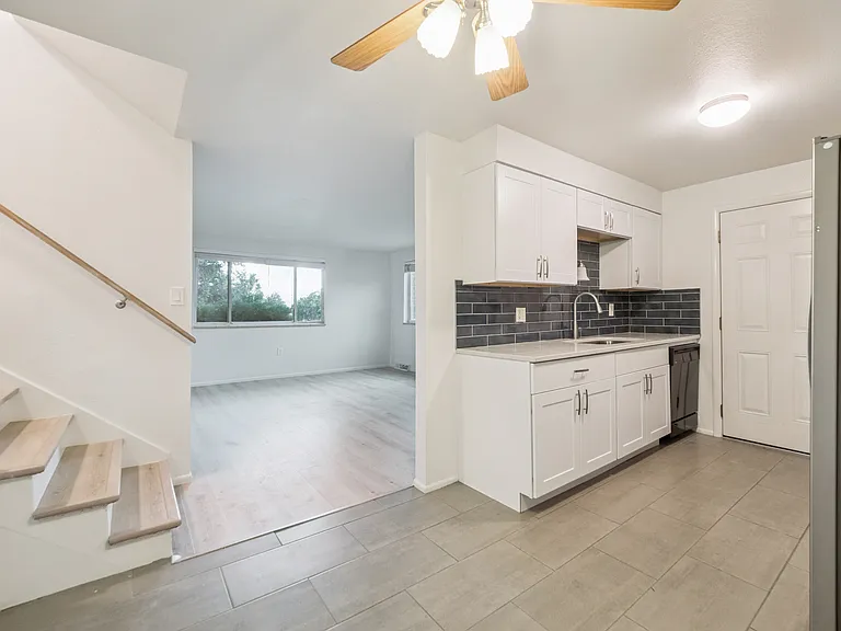 6017 W Jefferson Pl — Photo 1