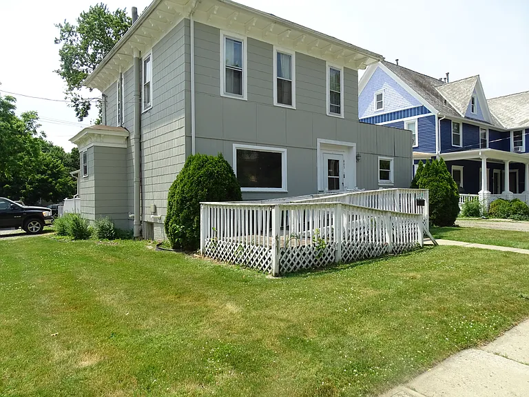 805 College Ave #1 — Photo 2
