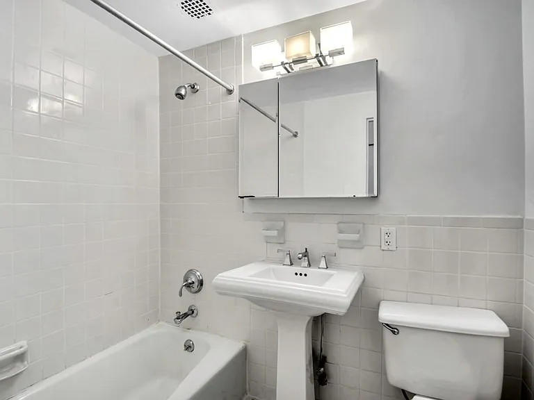655 2nd Ave #5D — Photo 5