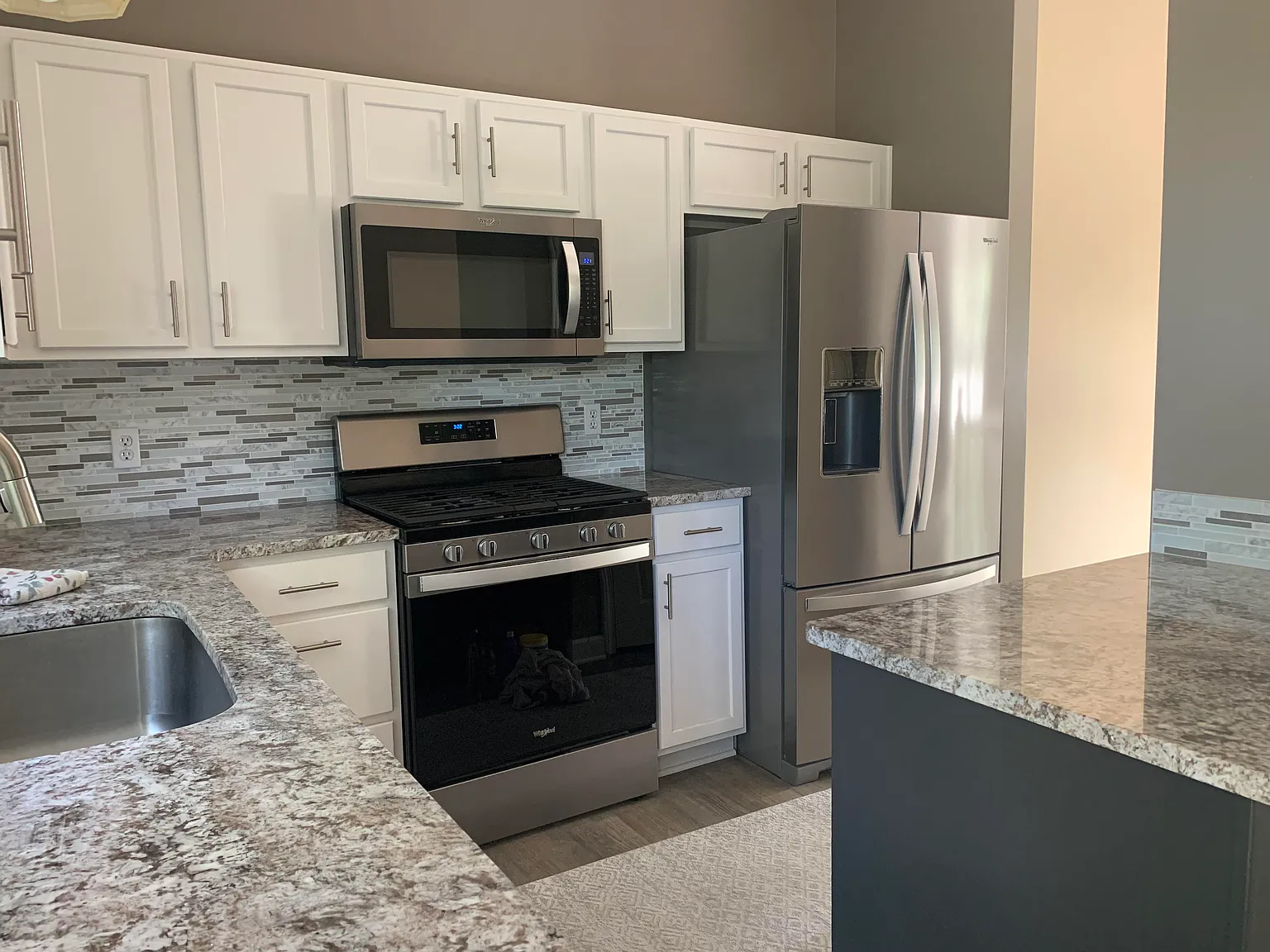 3 bed, 1339 sqft, $2,200 — Photo 4