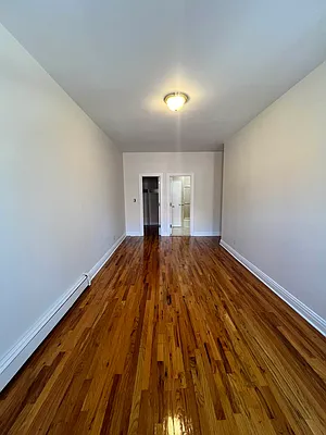 Rented by Standard Living Realty Inc | media 22