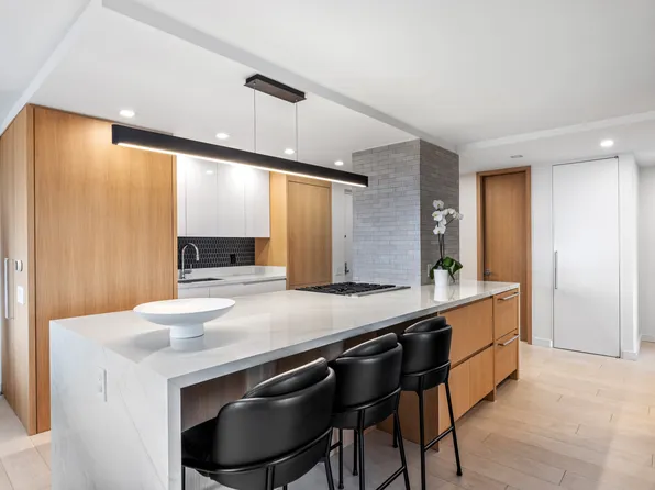 201 West 70th Street 24B image 2 of 15