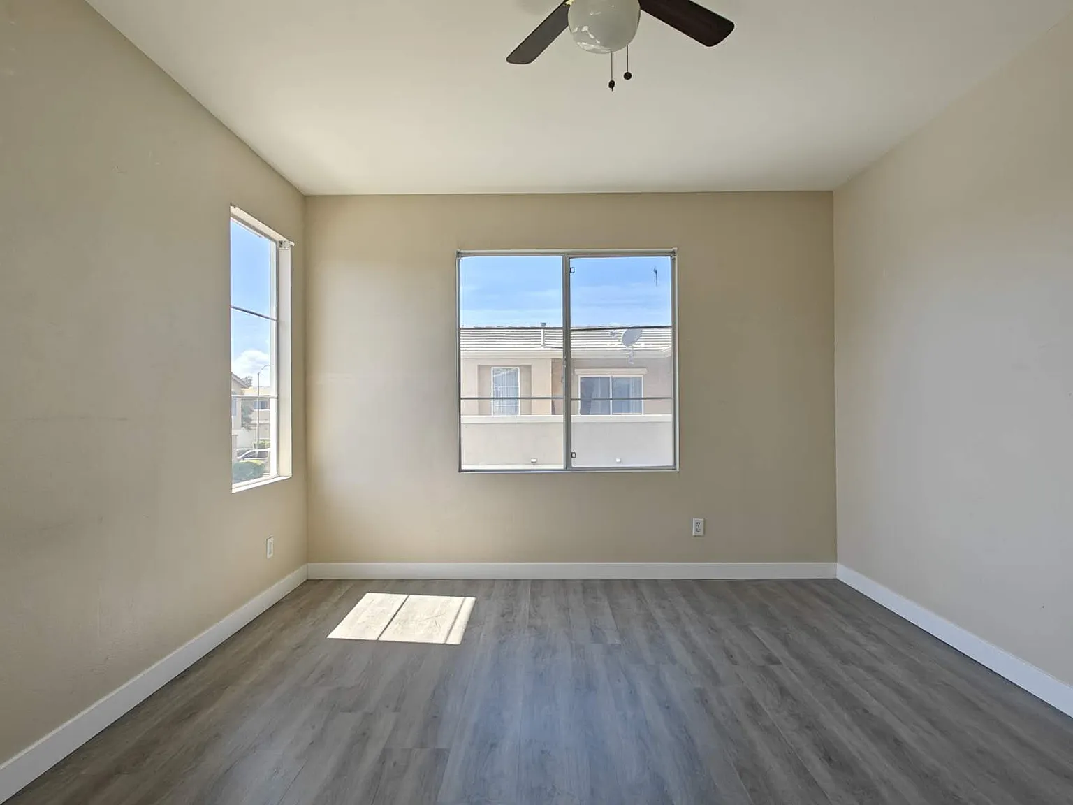 3 bed, 1408 sqft, $2,600 — Photo 3