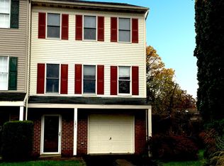 131 Townhouse Ln, Lancaster, PA 17603