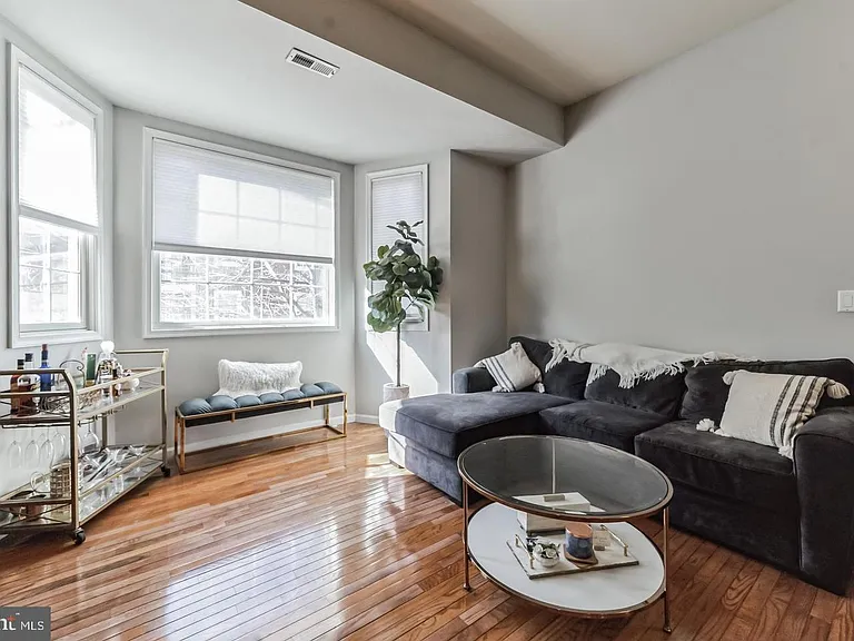128 South St #2R — Photo 9