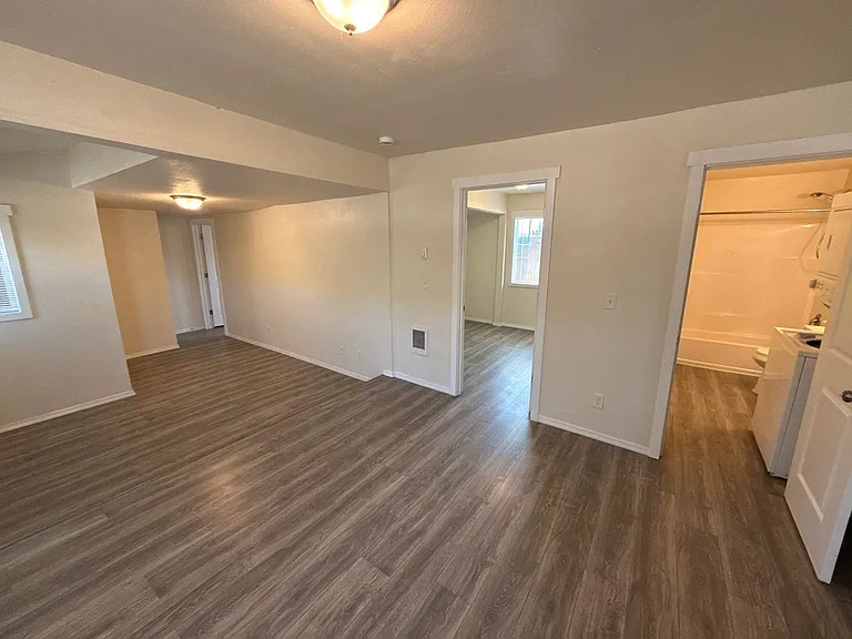 3355 Portland Rd NE #1 — Photo 6
