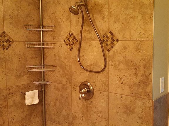 3rd image of 5501 N Torrey Pines Dr