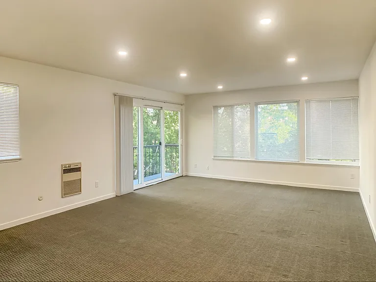 1742 Spruce St #22 — Photo 9