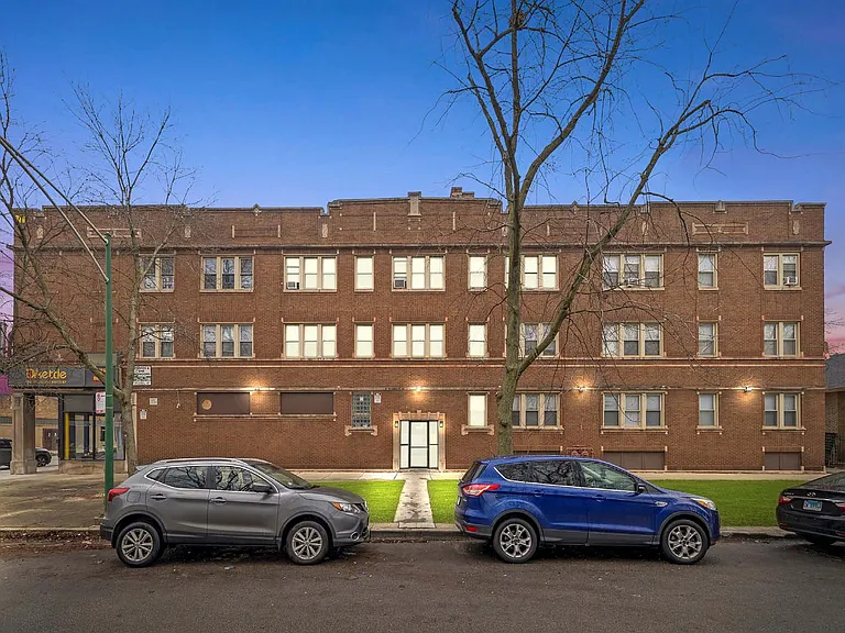 7505 Calumet Apartments — Photo 6