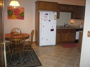 6523 S Parkwood Dr, Franklin, WI 53132