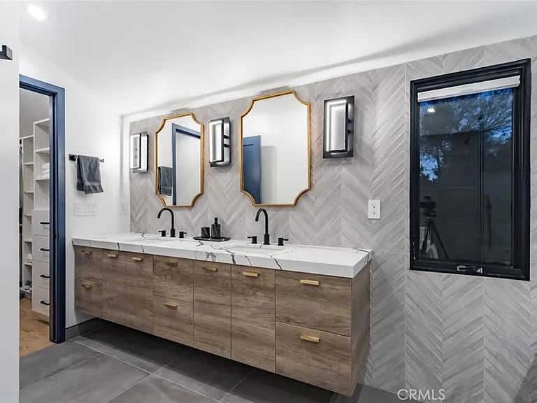 4627 Ethel Ave — Photo 11