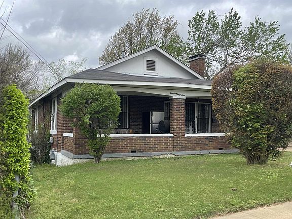 3rd image of 1463 S Willett St