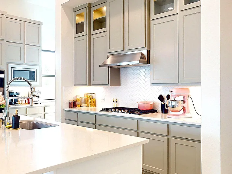 4611 Columbus Dr — Photo 4