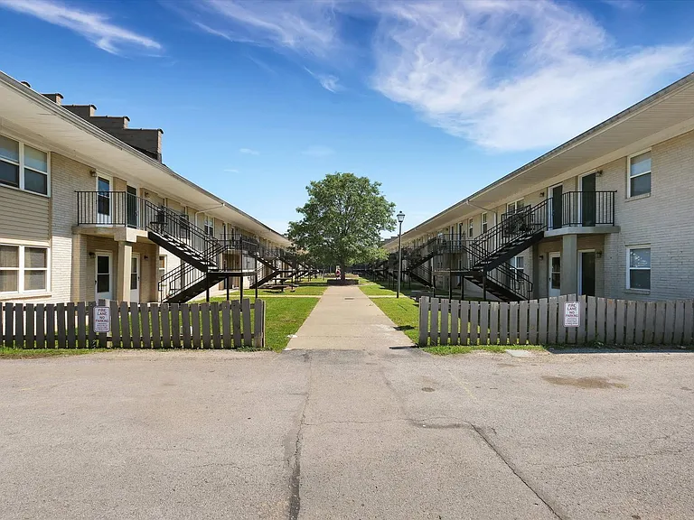 Jacobs Landing Apartments — Photo 25