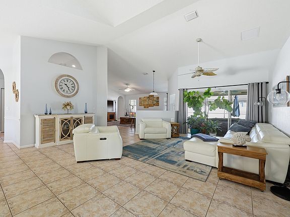 4th image of 5878 NW Carovel Avenue