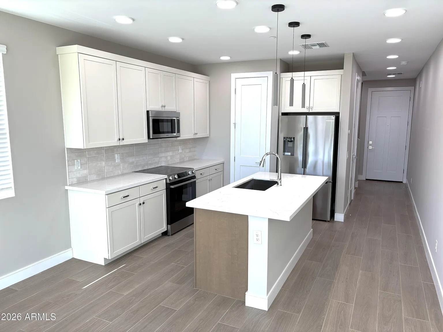 3 bed, 2.5 bath, 1615 sqft, $2,725 — Photo 3
