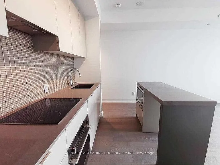 7 Grenville St #2012 — Photo 26