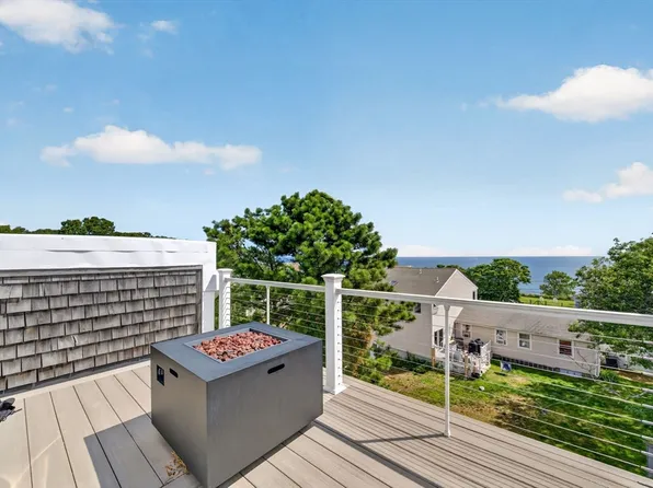 24 Mayflower Dr, Plymouth, MA 02360