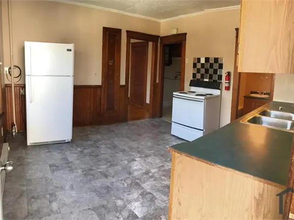 3 E Main St, Webster, MA 01570