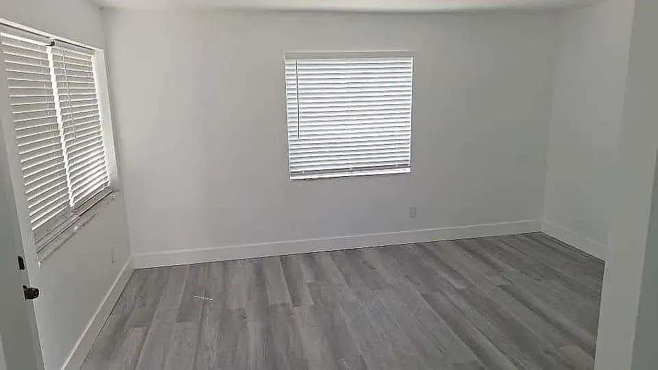 2 bed, 900 sqft, $2,100 — Photo 4