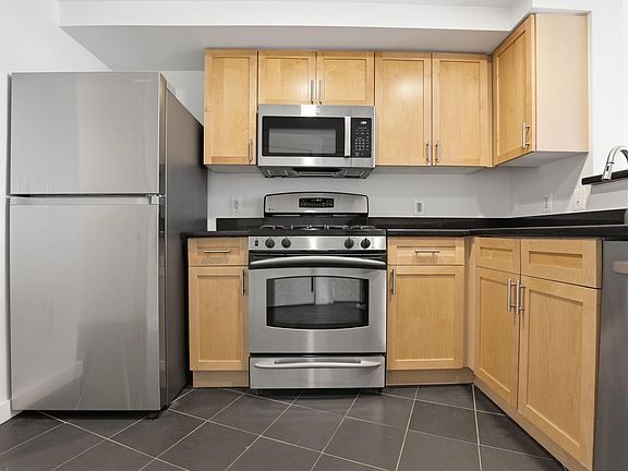 3rd image of 3883 Connecticut Ave NW APT 606
