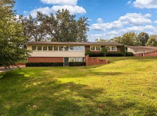 313 Country Club Ln, Harrisburg, IL 62946