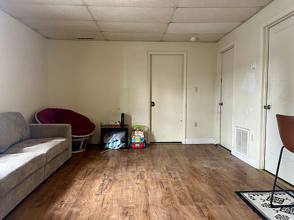 3rd image of 417 Forest Ave #A