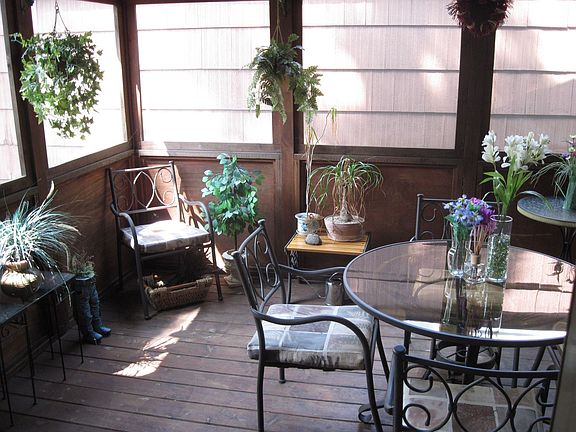 Screened Side Porch