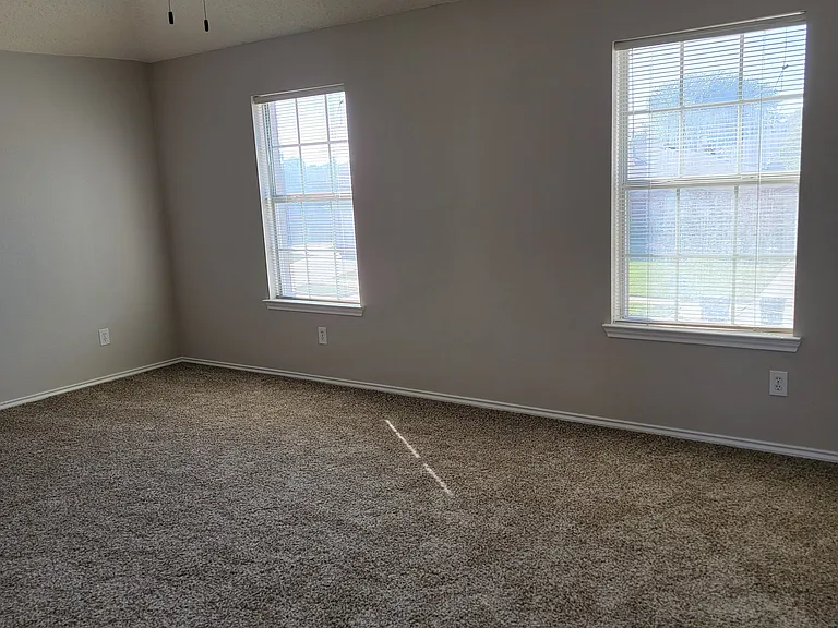 6001 Fenwick Ln — Photo 16