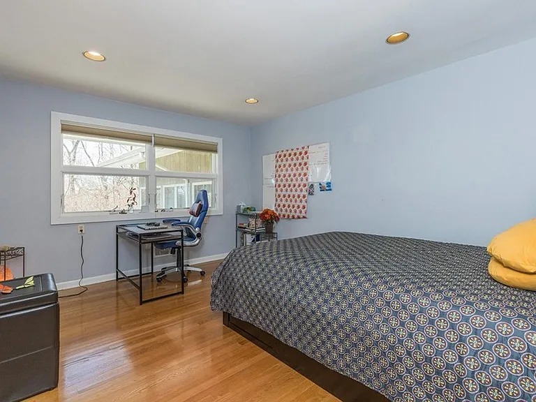 192 Stonehurst Dr — Photo 17