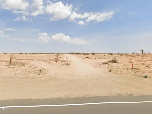 Corner Ave #I4, Lancaster, CA 93535