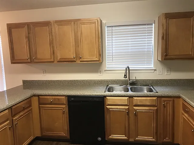 7118 Cavender Dr SW — Photo 2