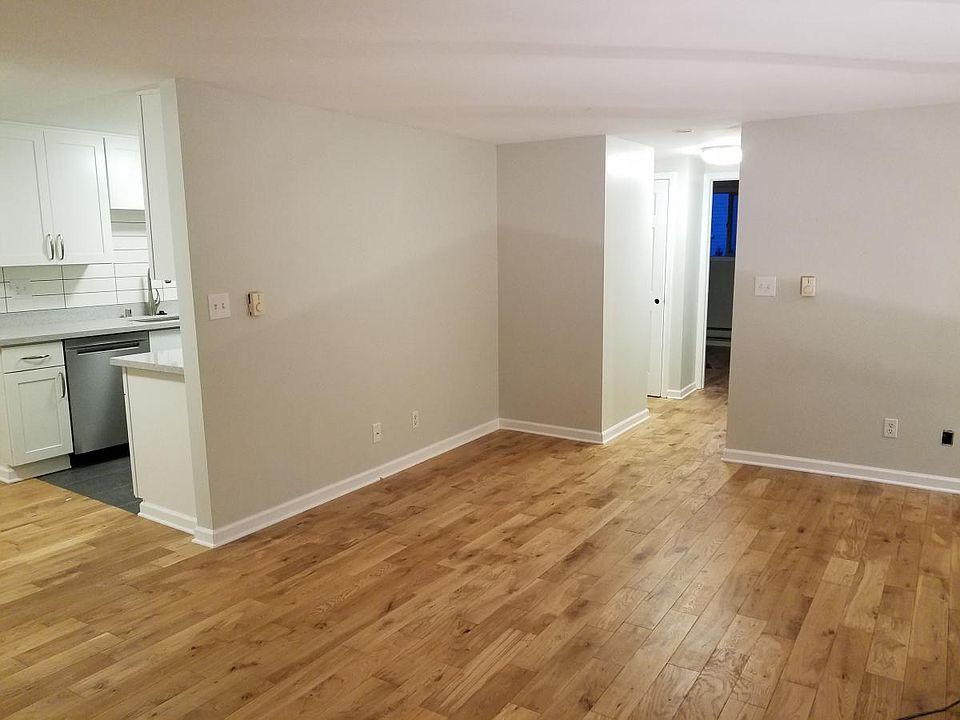Open concept w/ hardwood through out