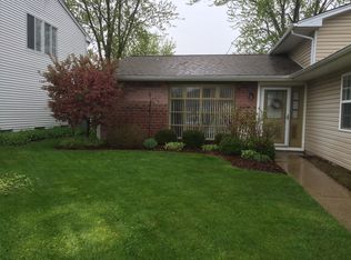 28 Joslyn Dr, Elgin, IL 60120