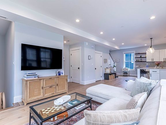 5th image of 66 Fawndale Rd #3