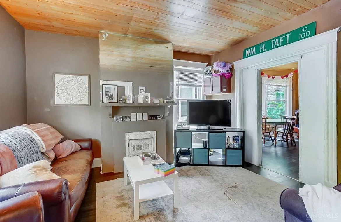 6 bed, 1600 sqft, $4,200 — Photo 4