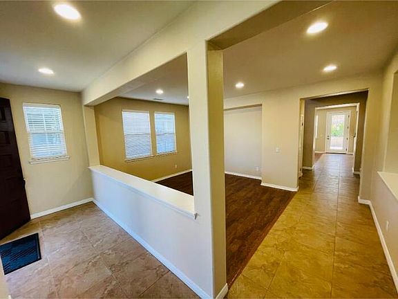 5th image of 31919 Bitterroot Ct