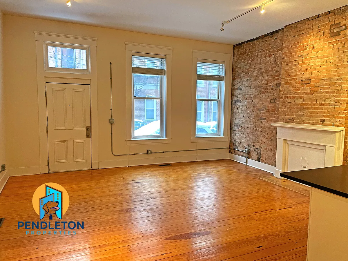 Building Photo - 514 E 12th St #1