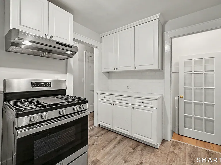 4 Highview Ave #R — Photo 10