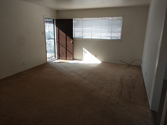 2nd image of 2605 Sacramento Ave