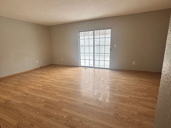 3rd image of 5786 Flagler Dr #2