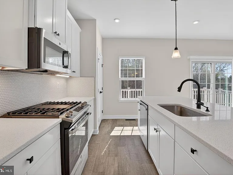 19753 Green Village Dr — Photo 7