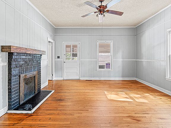 3rd image of 220 Duncan Ave