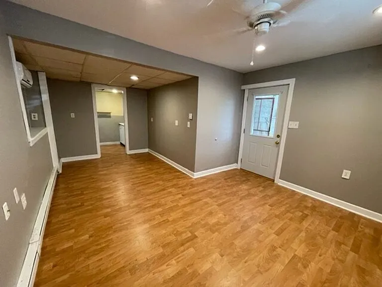 625 E Burlington St — Photo 14
