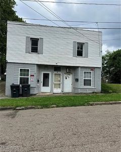 12 Lake St, Akron, OH, 44301