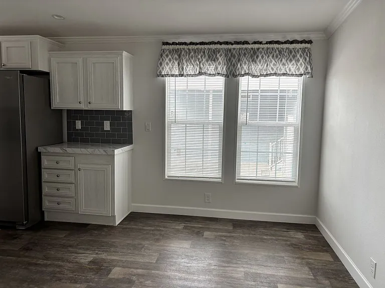 27 Nyborg Ave #27 — Photo 6