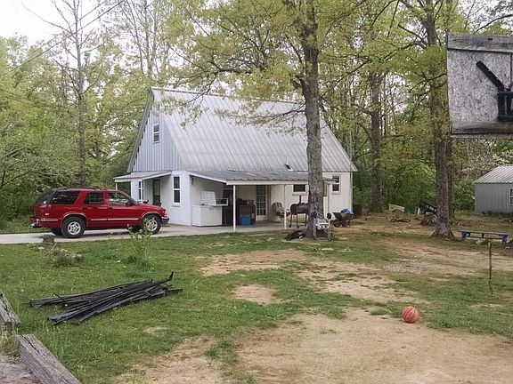 2nd image of 1428 Stanley St