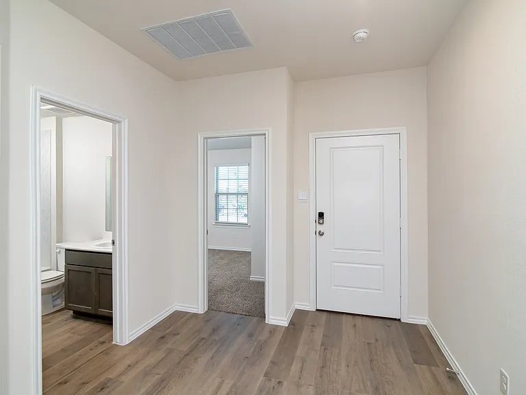 201 Tadpole Ln — Photo 4